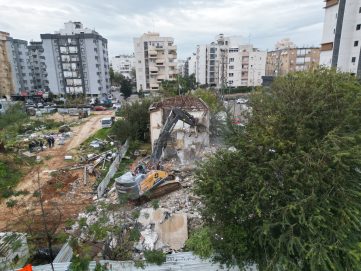 השכנה עיכבה פרויקט תמ"א, הדיירים תבעו אותה – וזכו - דוניץ אלעד