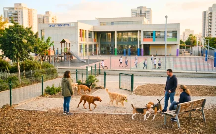 בתי ספר, חניות וגינות כלבים: איך מתכננים שכונה שמכפילה את עצמה - דוניץ אלעד